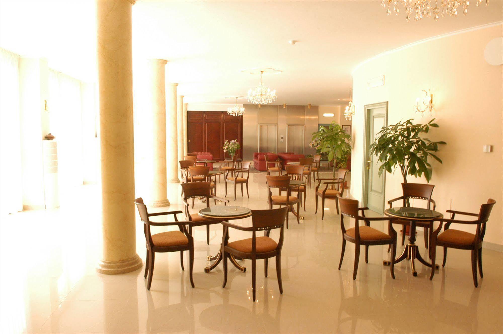 Pilgrim'S Hotel Cicognolo Exterior photo